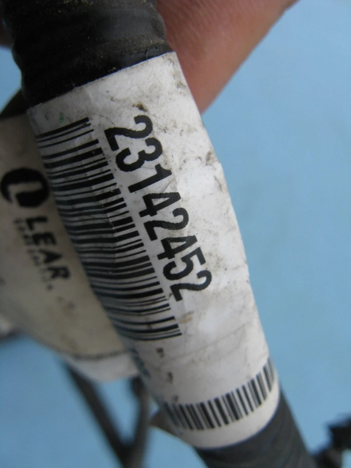 14 15 16 CADILLAC ELR REAR BUMPER PARK ASSIST SENSOR WIRE WIRES HARNESS 23142452 - Image 3 of 3