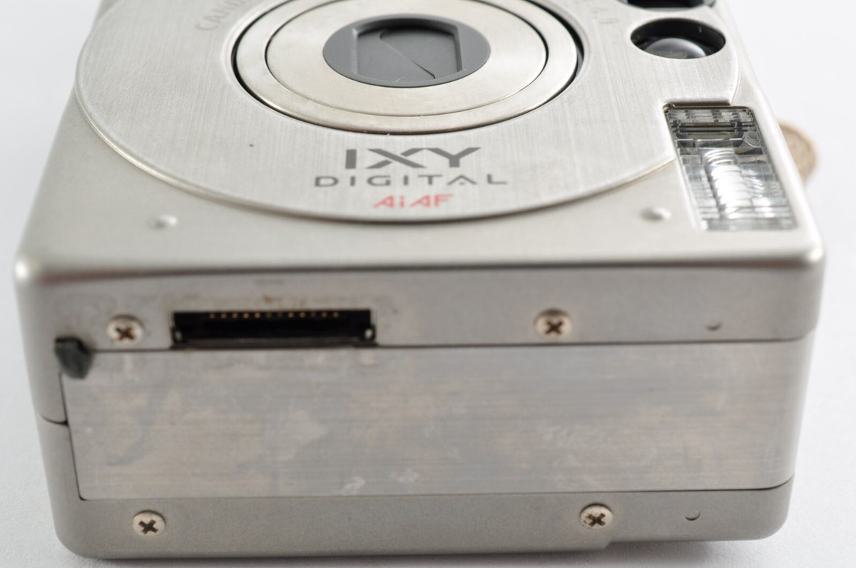 Canon IXY Digital Silver 2.1MP PC1001 [Exc+5] (Ser.11F203973