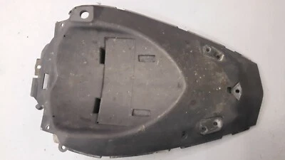 Garde boue passage de roue arrière KAWASAKI ER6-N 09-10 - Photo 1/2