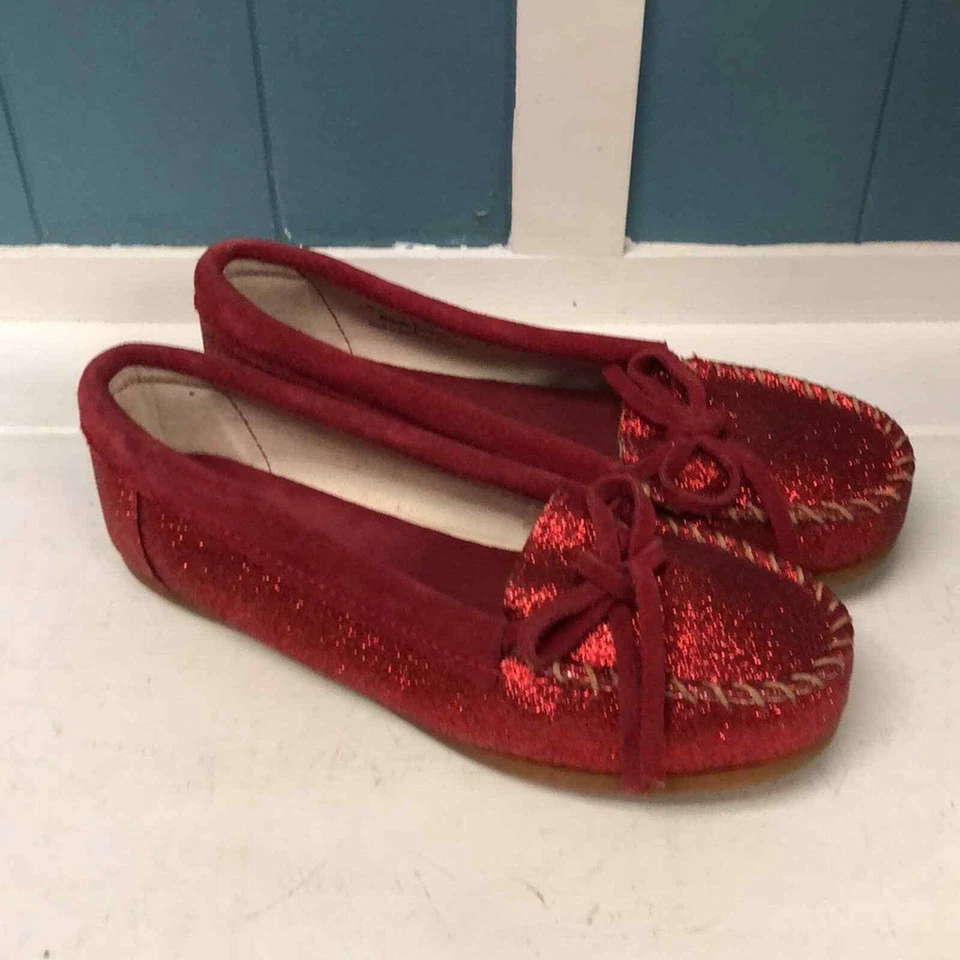 Minnetonka Girls Size 4 Red Sparkly Sparkle Glitter Moccasin Shoes wizard of OZ - Image 2 of 4