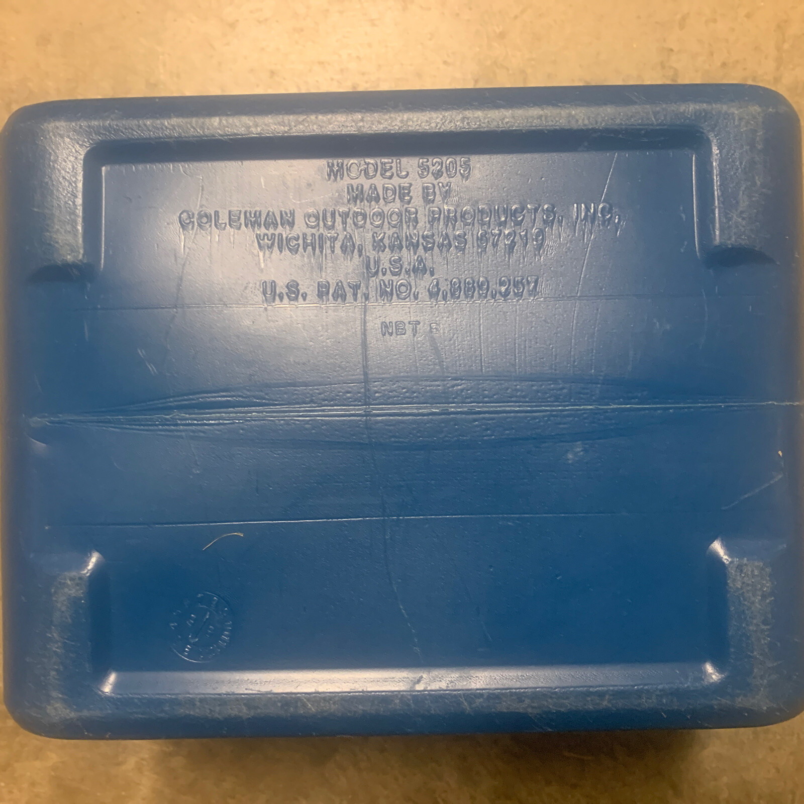 Vintage Coleman 6 Pack Lunch Box Blue/White Cooler 5205