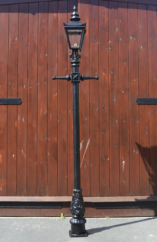 USED Ex-Display 2.2m Victorian Lamp Post Set - Image 2 of 4