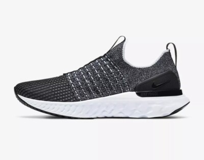 Men s Size 8 Nike React Phantom Run 2 RN Flyknit Shoes Black White CJ0277-003
