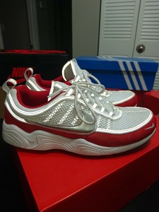 nike spiridon red white