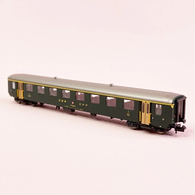 Voiture voyageur EW I, 1CL SBB FFS , Ep IV - PIKO 94380 - N 1/160 - Photo 3/4