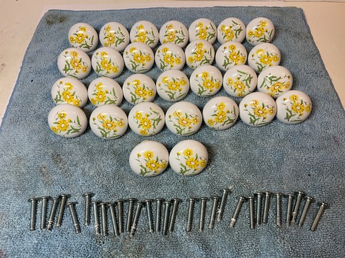 Lot of 30 Ceramic Sunflower Cabinet Drawer Knob Pulls - FREE SHIPPING