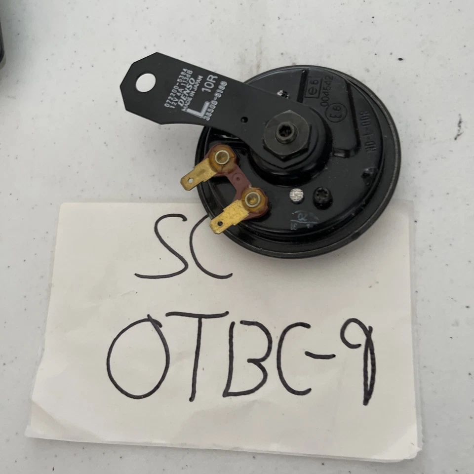 Chevrolet Tracker Horn 1989-1997 Denso genuino P/N 38500-8100 Foto 2 de 3