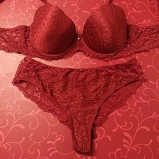 4 Tlg. 2 BH. Gr. 80 B , und 2 Slips Gr. 40.