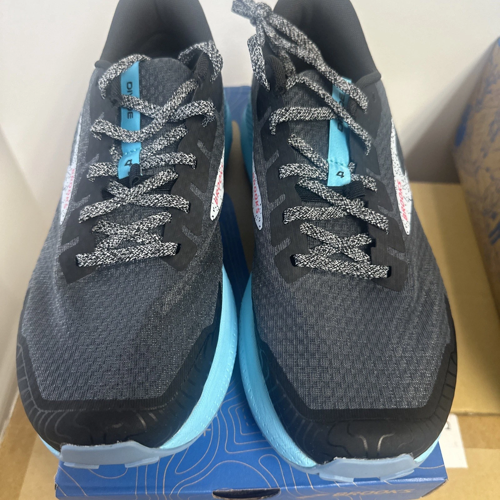 Brooks- Light Trail Women 9.5 Medium B