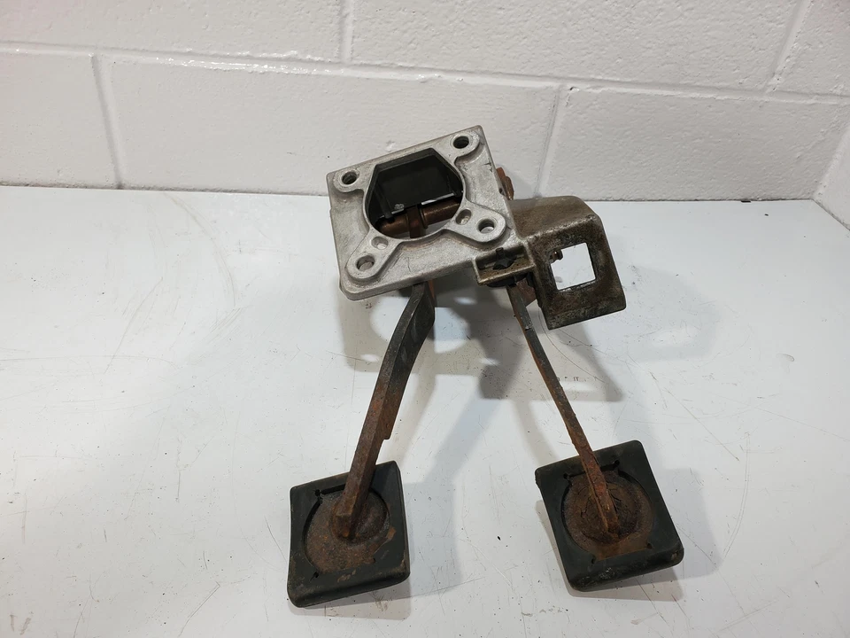 Conjunto de embrague y pedal de freno Ford Ranger 1995-2006 Foto 2 de 2