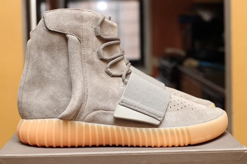 ADIDAS YEEZY BOOST 750 Light Grey/Gum SIZE 10.5 BB1840 DS W/RECEIPT!