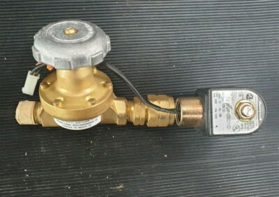 CONCOA 8010601  OXYGEN PIPELINE REGULATOR VALVE W/ 71215SN2MN00N0C111C1 SOLENOID