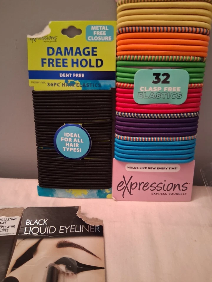 Paquete de belleza NUEVO lazos para el cabello pintura labial negra delineador de ojos líquido negro tapa para el cabello Foto 2 de 4