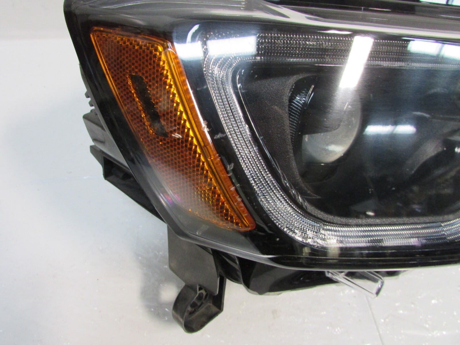 2017-2021 GRAND CHEROKEE OEM RIGHT RH BLACK XENON HEADLIGHT W/O 