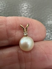 Beautiful 14  Yellow Gold 6mm Pearl And Diamond Pendant