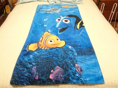 2003 Disney Finding Nemo Nemo Dory Bruce 54'' x 26'' Beach Towel