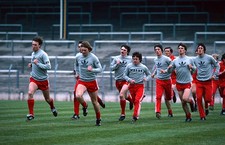 1980 Wales Football Training The Wales team warm up in Adidas trac- Old Photo 1