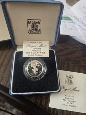 1985 United Kingdom Welsh Design Silver Proof Boxed One Pound Coin Box and COA