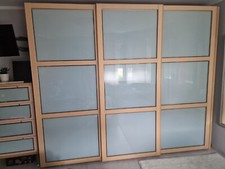  Schranktüren, italienisches Design, massives Holz mit mattierten Glas