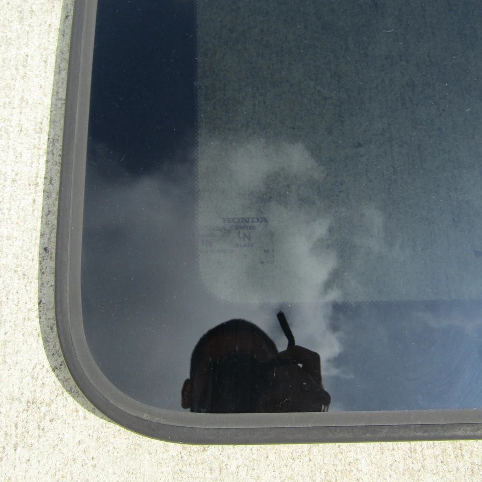 2006-2014 Honda Ridgeline Sunroof Glass Part # 70200-SJC-A02 - Image 2 of 4