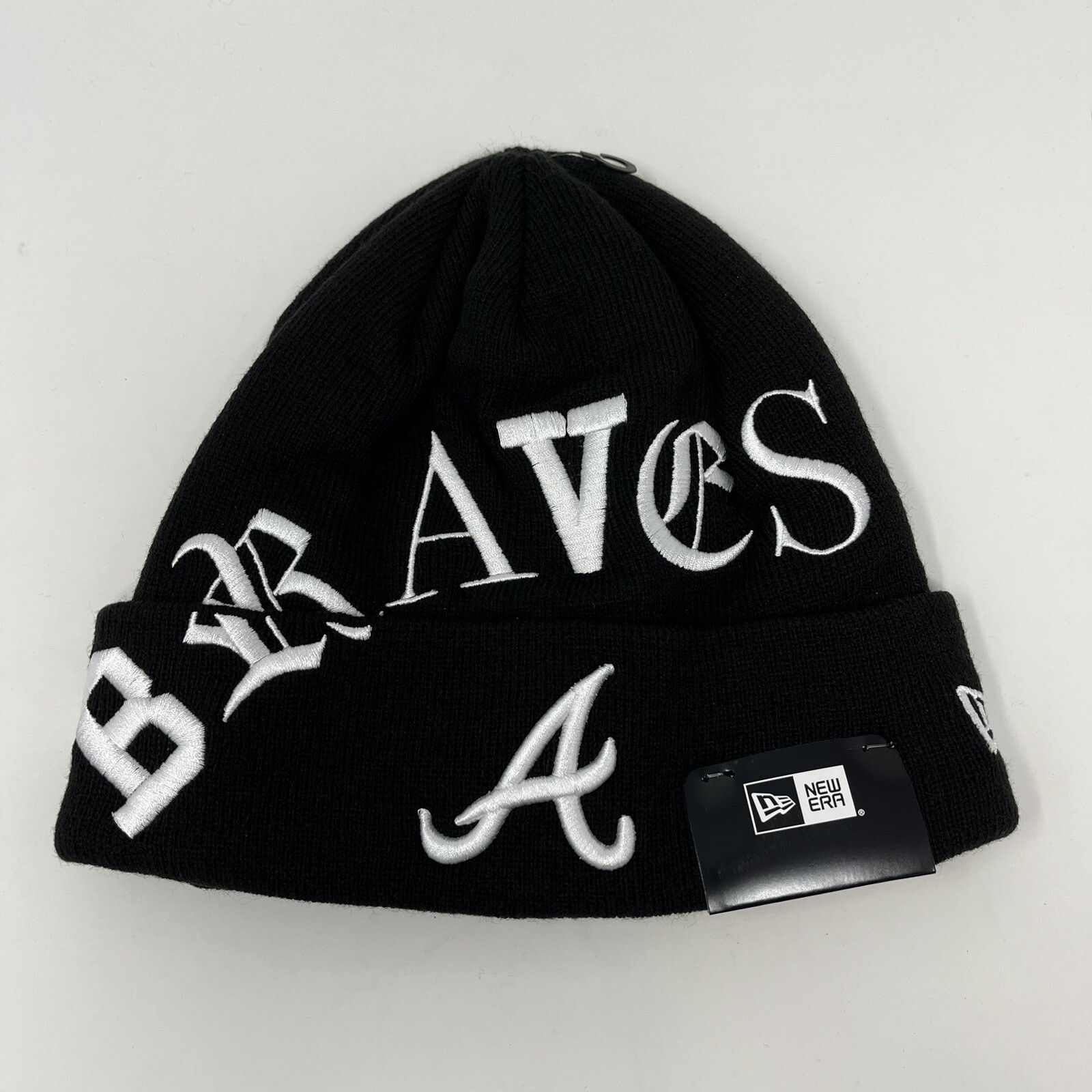 New Era MLB Atlanta Braves Beanie Cuffed Toboggan Black w White Patters Hat Cap