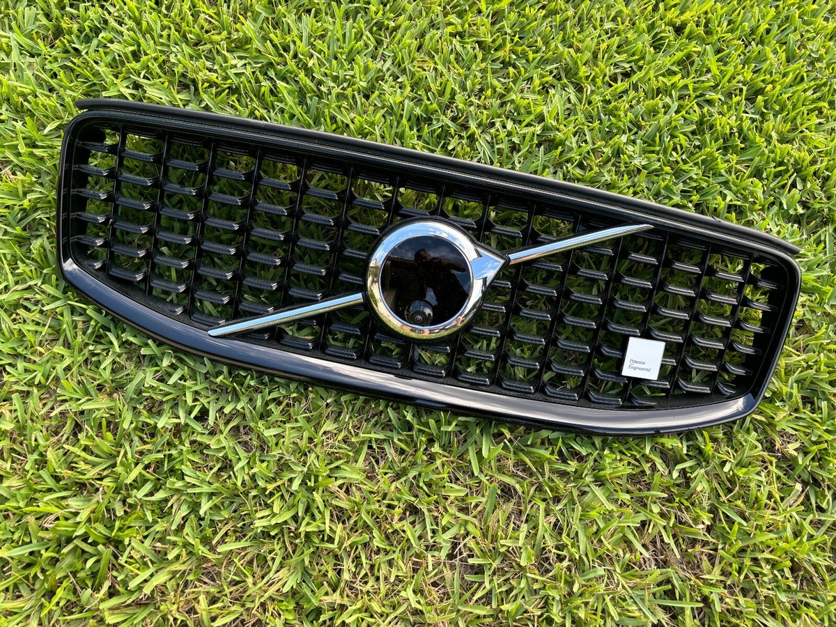 2025 Volvo XC60 T8 Grille R-Design W/ Sensor Emblem Camera