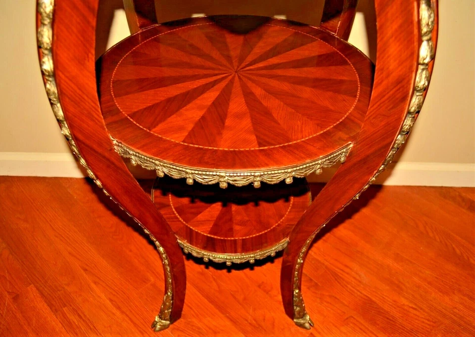 Antiga mesa de destaque original vintage bronze dourado incrustada mogno camada tripla - Imagem 4 de 4
