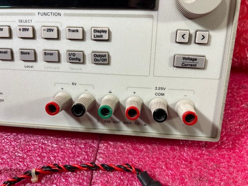 Agilent / HP E3631A Triple Output DC Power Supply ''Panel only'' - Picture 5 of 8