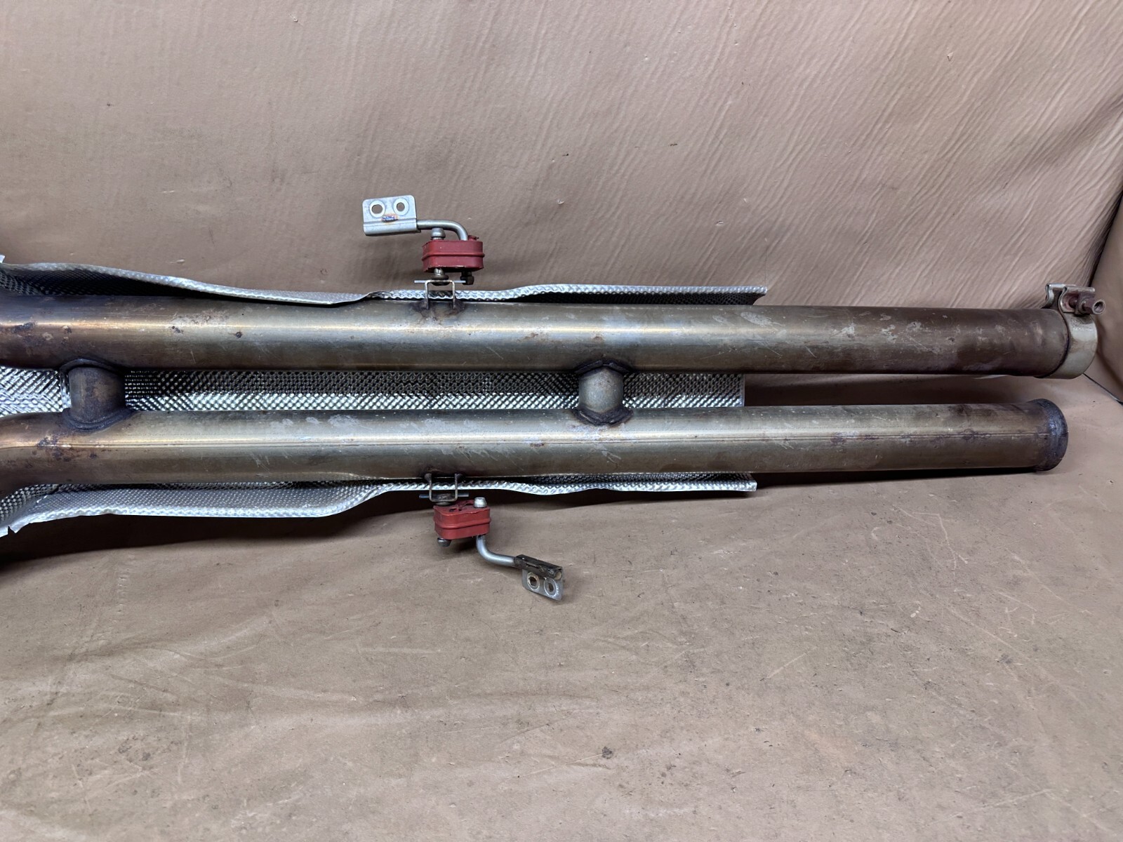 2021 2022 2023 2024 ASTON MARTIN DBX EXHAUST MUFFLER CENTER Dual OEM Take-Off