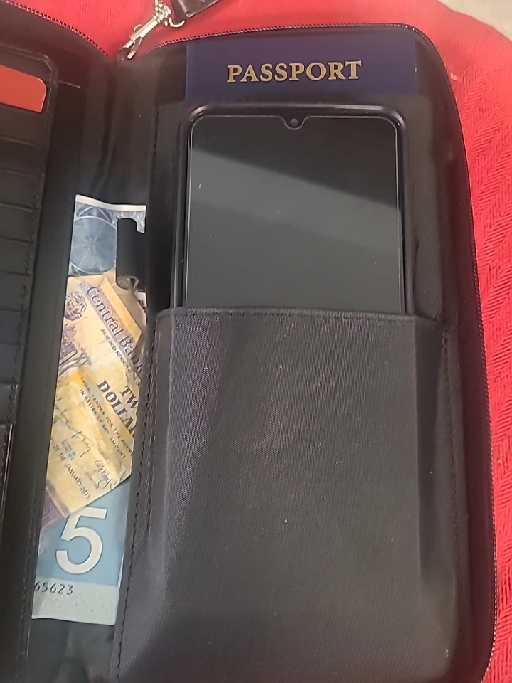 Cartera Rolf's Travel Essentials con cremallera negra Foto 4 de 4