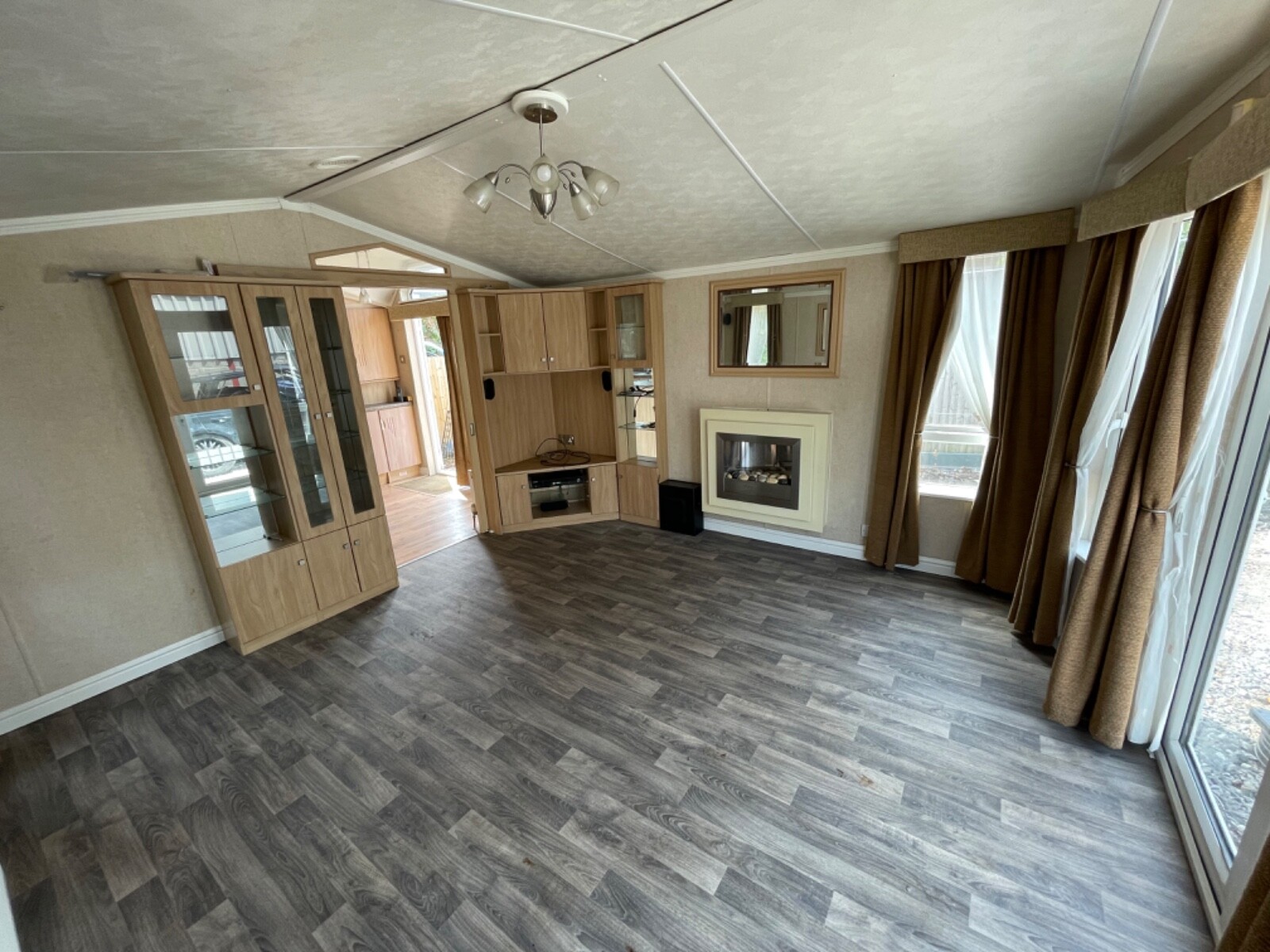 Willerby Vogue 42x13 Static Caravan Lodge Mobile home chalet for sale