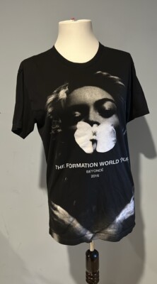 Beyoncé Concert Tshirt The Formation World Tour 2016 Size S Shirt Sleeve