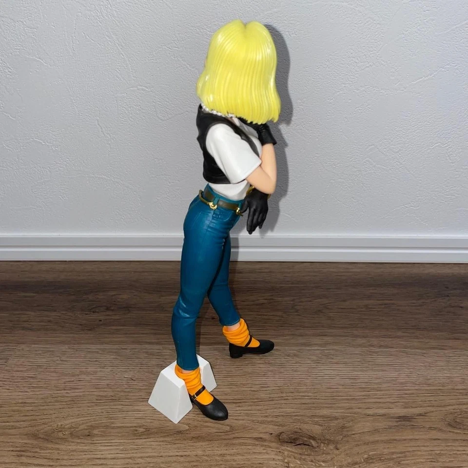 Modellino Dragon Ball GLITTER & GLAMOURS Android 18 17 cm usato da collezione - Immagine 4 di 4