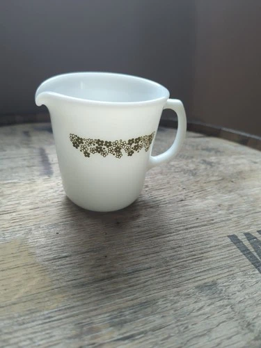 Pyrex Milk White Creamer Spring Blossom Green Crazy Daisy  Vintage