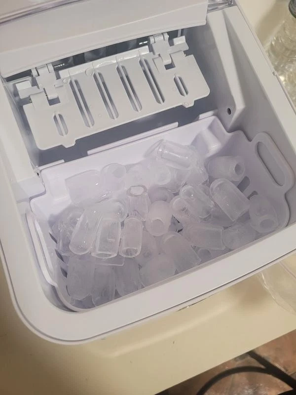 Máquina de encimera portátil para hacer cubitos de hielo Cuisinart IMC-2 compacta Bullet Foto 4 de 4