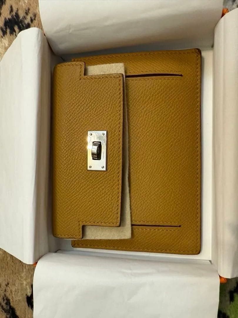 Hermes Kelly Pocket Sesame Epsom Leather Compact Wallet W/Box Good Condition