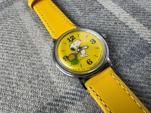 1970s Timex Snoopy Tennis Yellow MYSTERY BALL Mechanical Watch - Vintage working