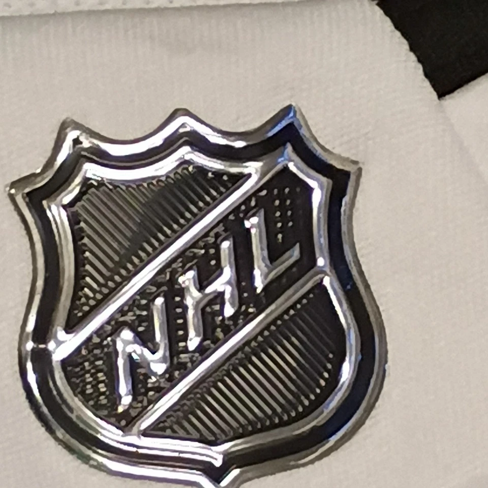 👾NHL Adidas Vegas Golden Knights Authentic Away Jersey White Gold Black Sz 50 - Image 3 of 4