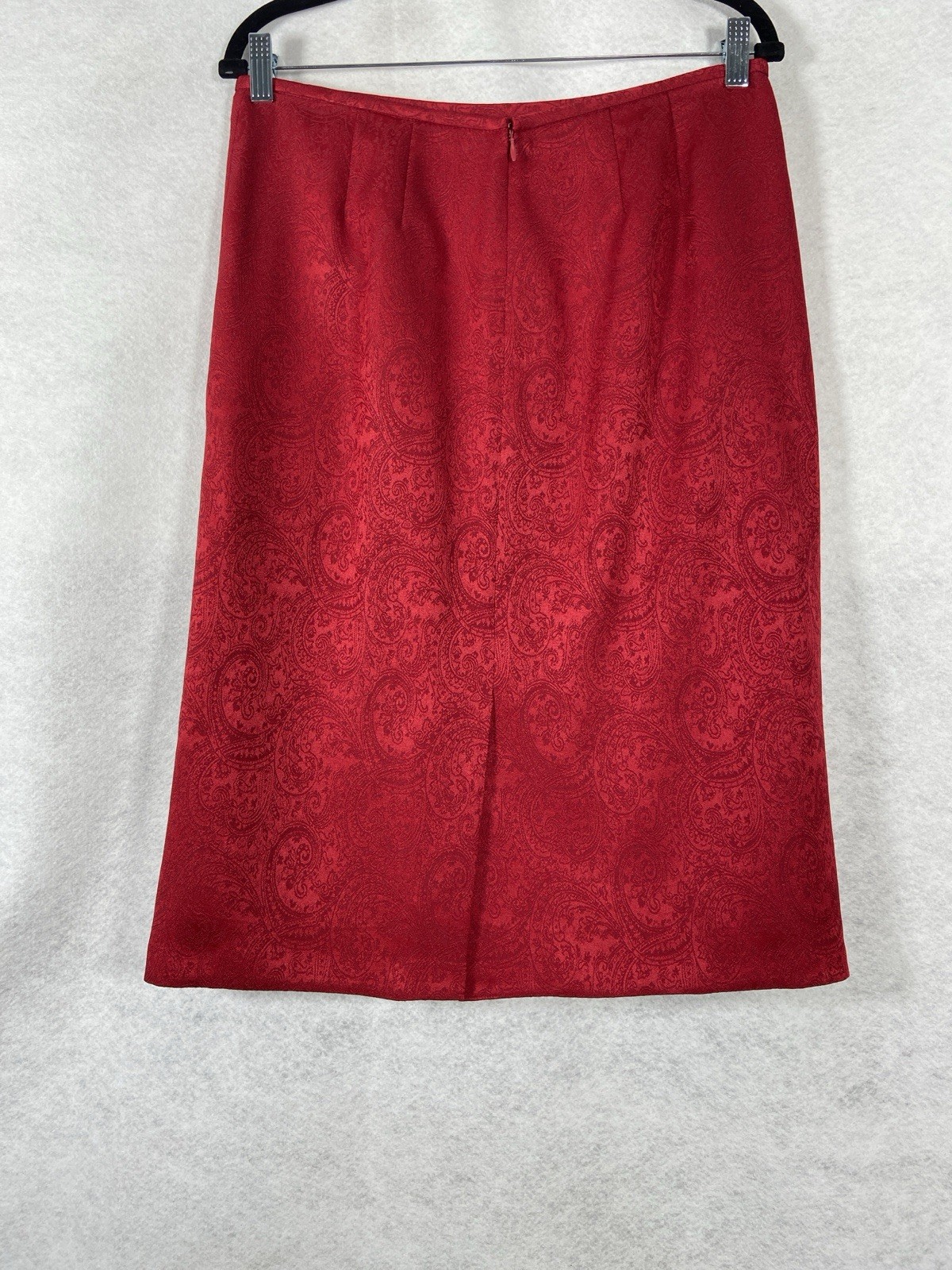 Le Suit 2PC Skirt Suit Womens 10 Red Blazer Buttons Long Sleeves Quilted Paisley