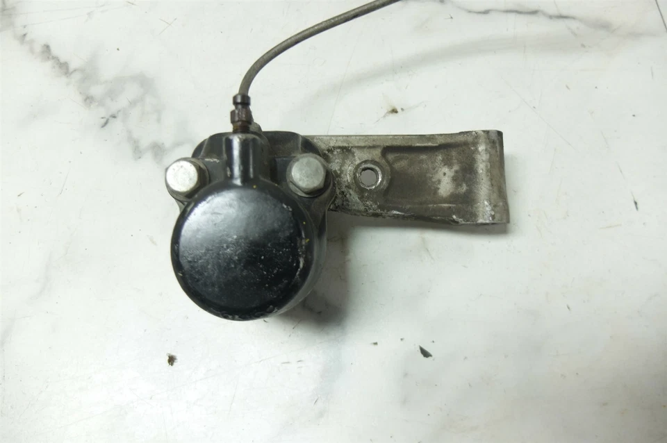 Pinza de freno delantera y soporte de montaje 75 Honda CB 750 Four CB750 F Super Sport Foto 2 de 4