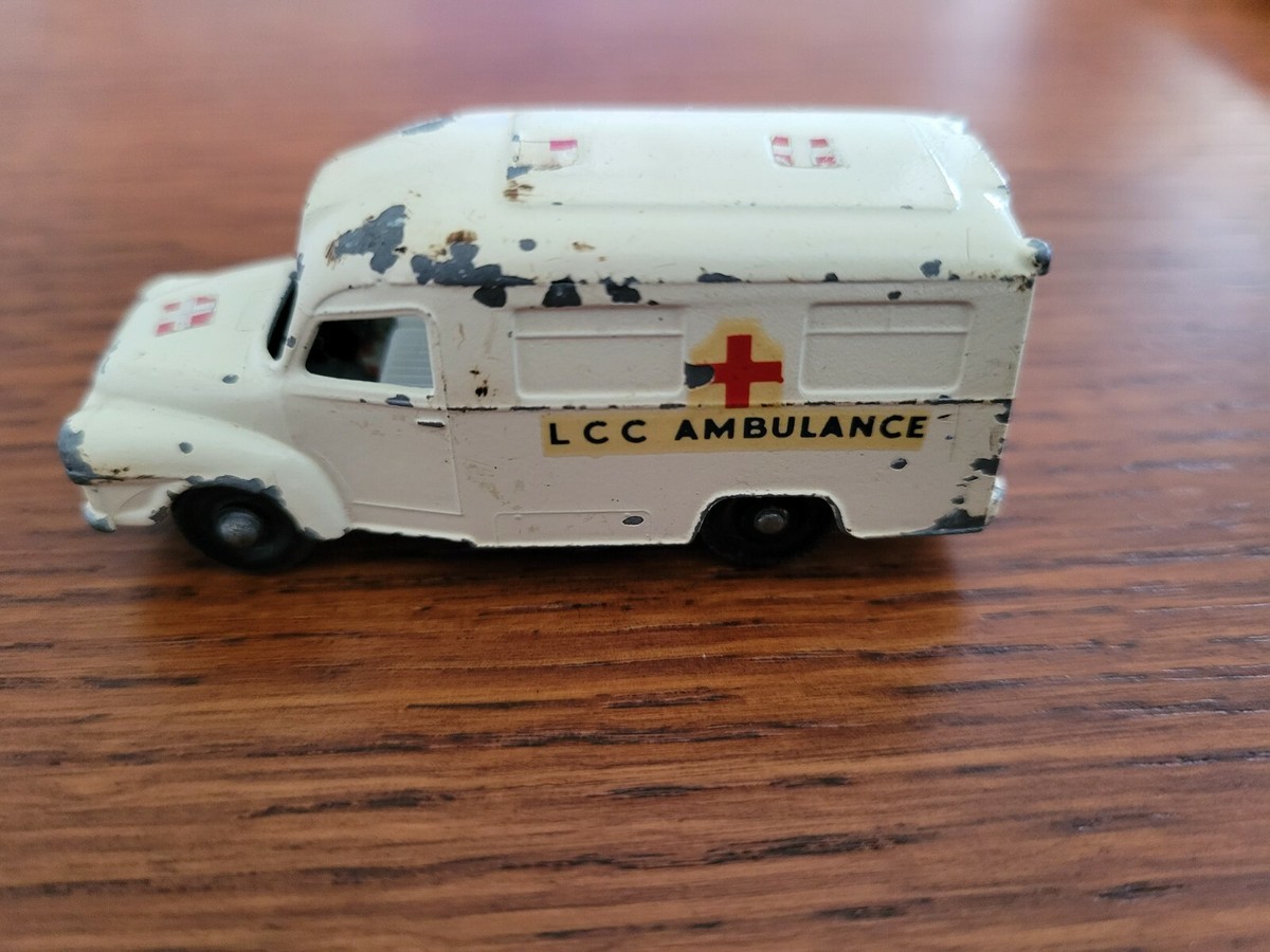 Lesney Matchbox 1-75 - Ambulance Lomas - Série 14 - Miniature Métal