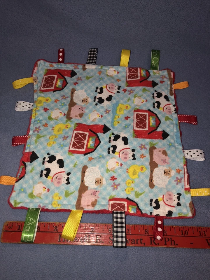 Manta de seguridad Lovey hecha a mano con tema de granero rojo círculos Minky en la parte posterior Foto 2 de 3