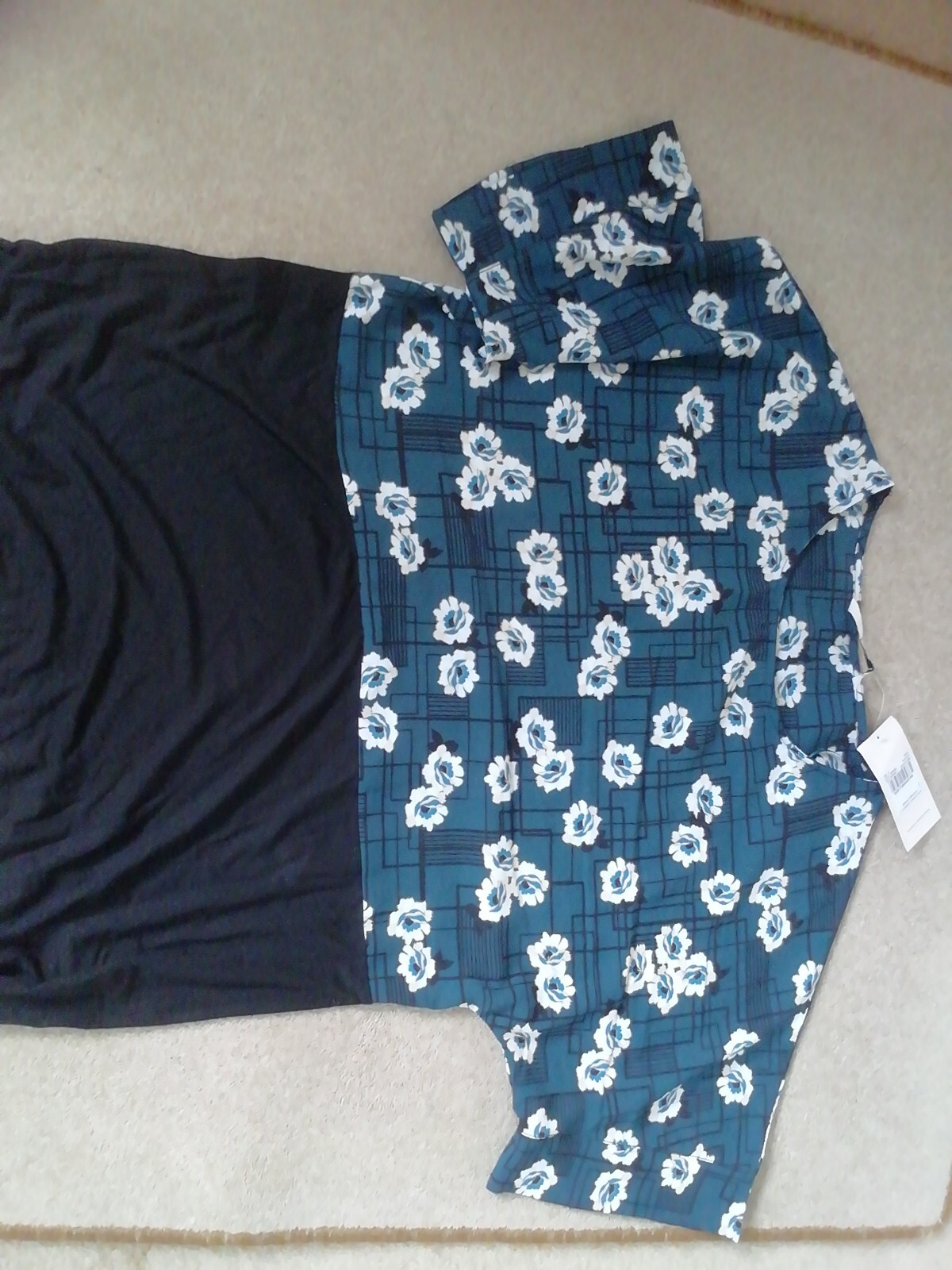 Teal Short Sleeve Top with Black White Print BNWT Size 10-image