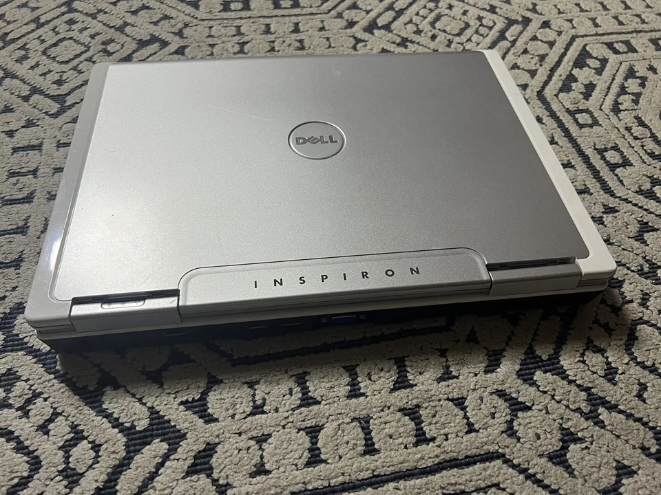 Vintage 2006 Dell Inspiron 1501 Model PP23LA Premium Silver Laptop. - Image 2 of 4