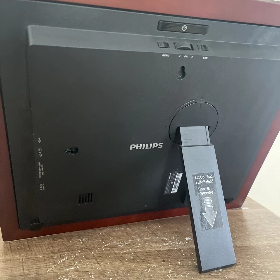 Philips 10" LED Mahogany Wood Frame Picture Wall Digital Desk Photos Panel - Image 3 of 4