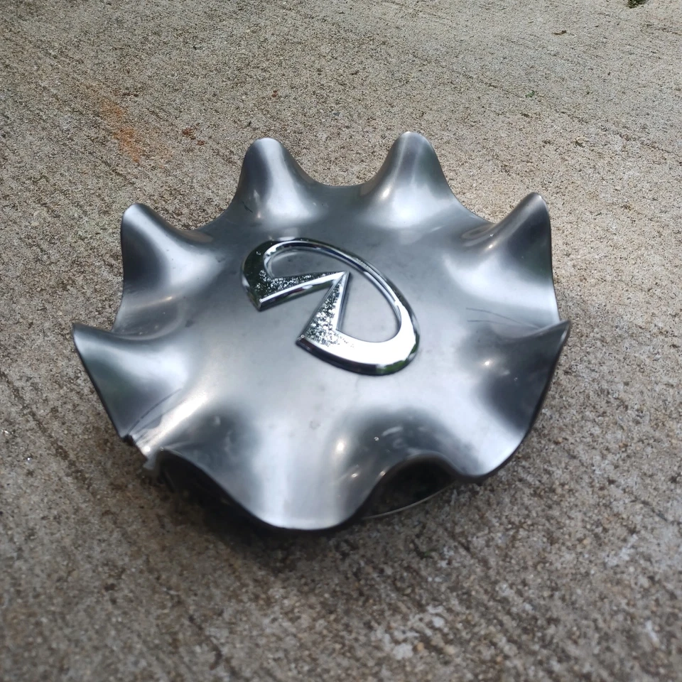 Tapa central Infiniti FX45, Hyper Silver, 2006-2008, parte # 40315 CL84A 02 Foto 2 de 3