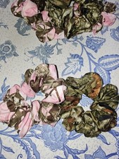 PAIR OF CAMOUFLAGE SCRUNCHIES