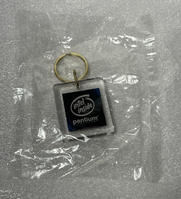 【中古】INTEL(インテル） PENTIUM（ペンティアム）キーホルダー1個 VTG Intel Inside Pentium Processor Keychain with CPU Chip Lucite