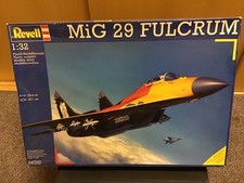 MIG 29 Fulcrum  1:32 von Revell gebraucht gut...