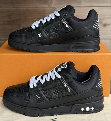 Size 8LV/9US - Louis Vuitton Embossed Monogram Trainers🖤 Retail